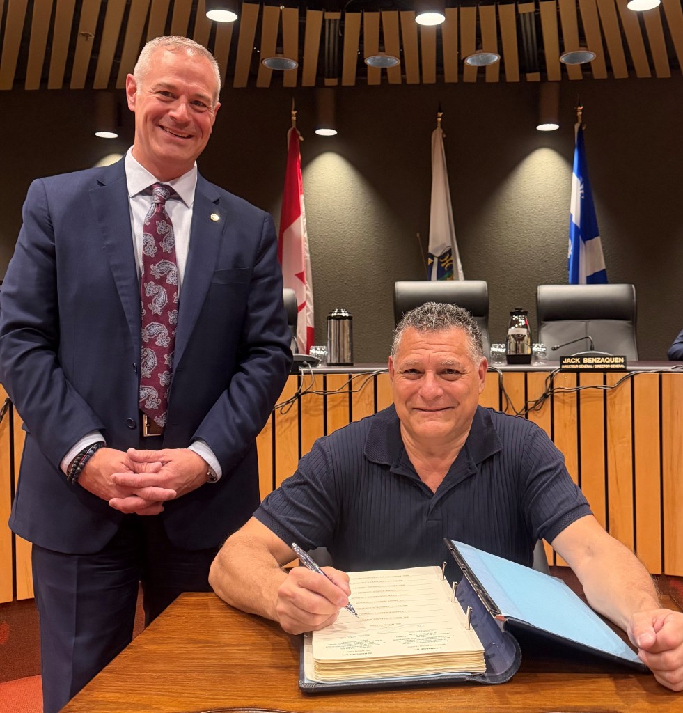 Mitch Trapid reçoit la première Clé de la Ville de Dollard-des-Ormeaux
